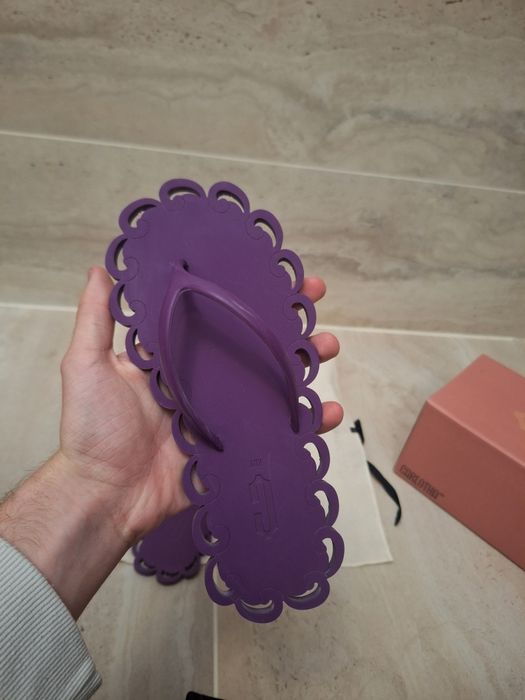 Thong flip flops Caroltha ray
