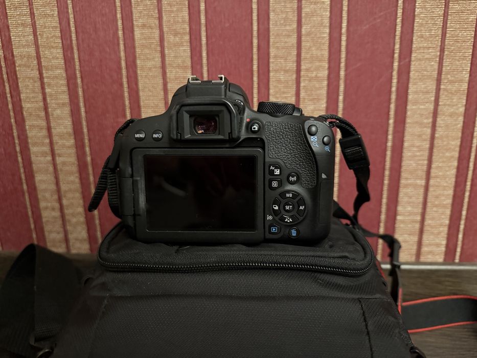 Canon eos 800d efs 18-135mm