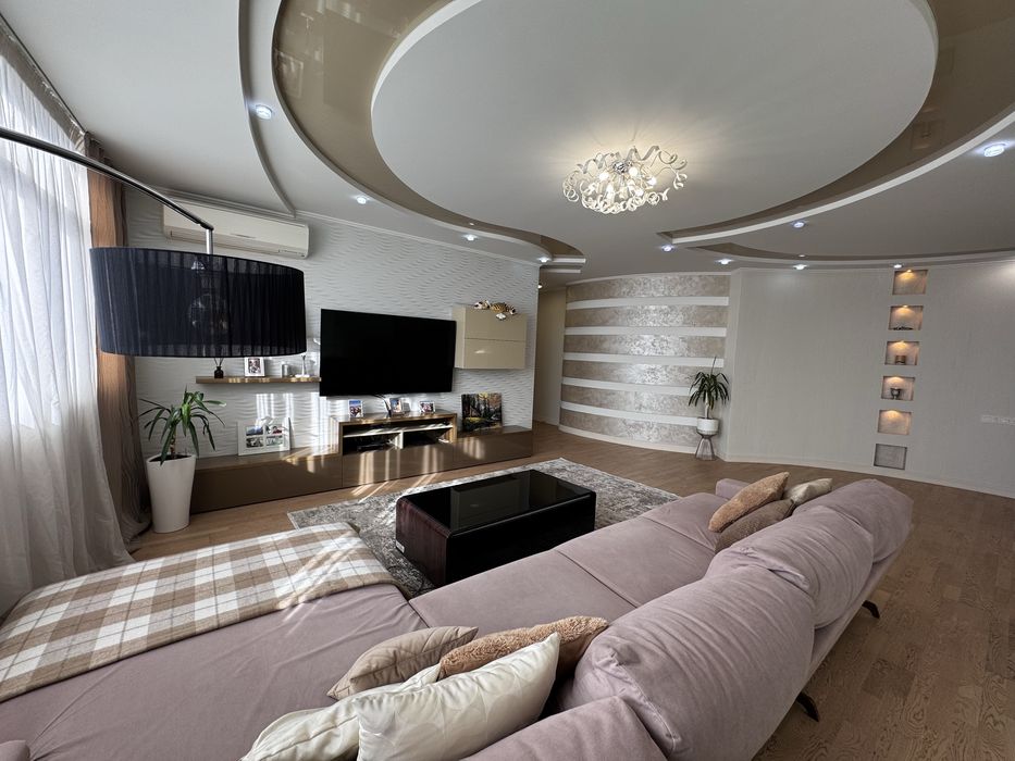 Сдам новострой 3 комнатную квартиру 150м2 ул. О.Яроша,22