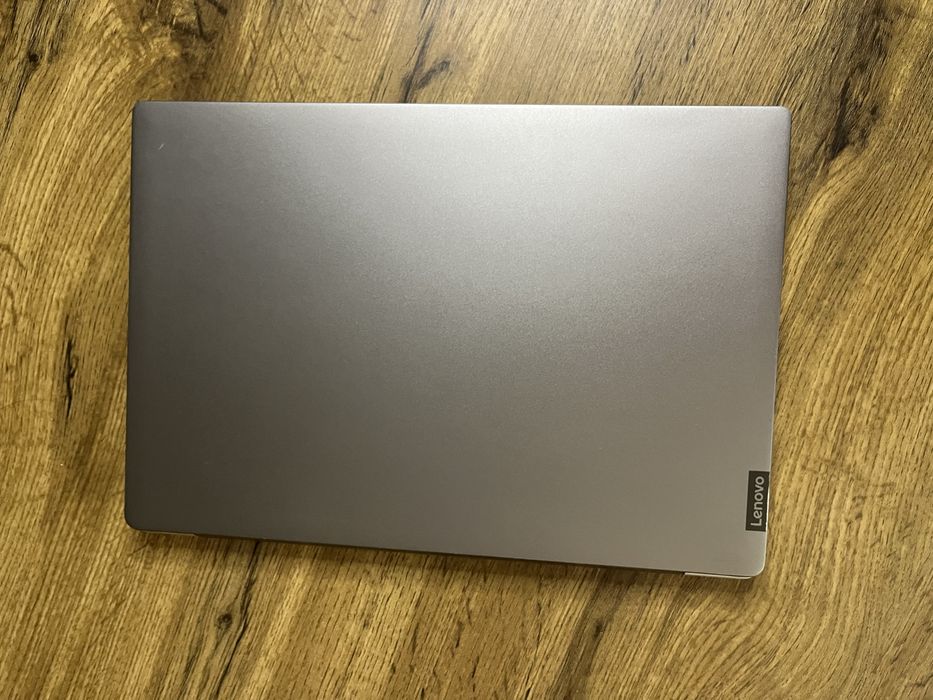 Lenovo IdeaPad i5-8gen/8Ram/256Ssd
