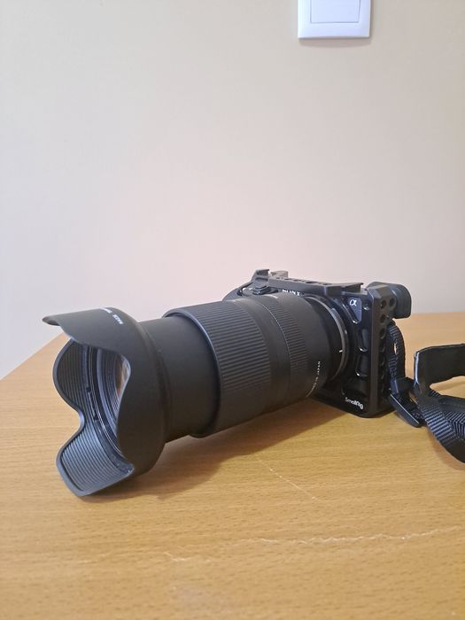 Sony A6400 + Lente 17-70 mm