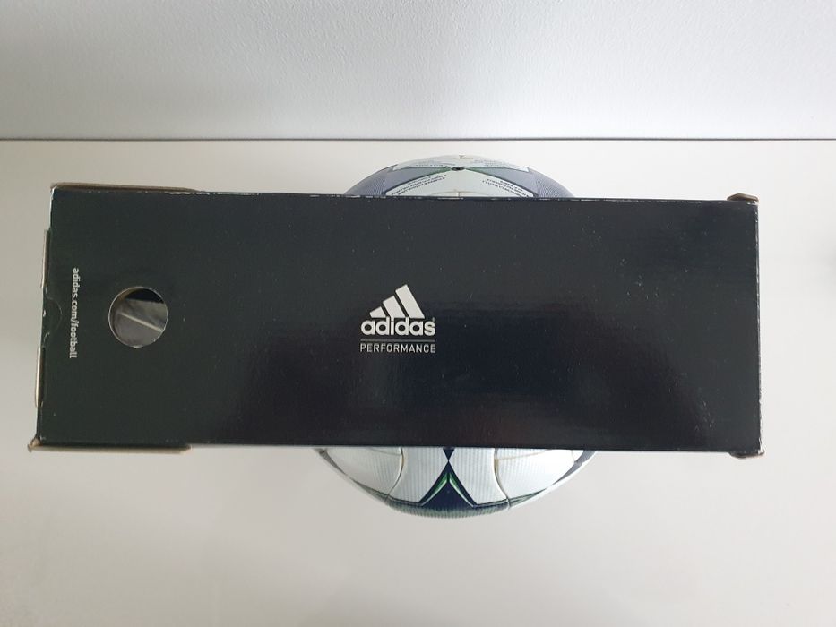 Piłka meczowa UCL Finale 8 Champions League matchball ball OMB