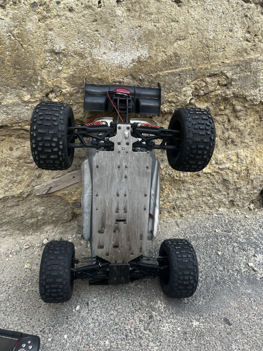 Rc basher sabertooth 1/8 / или обмен