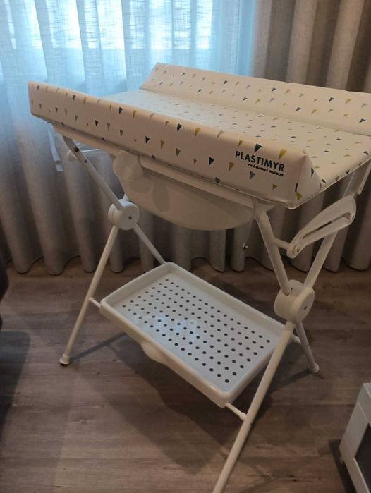 Banheira e trocador com suporte