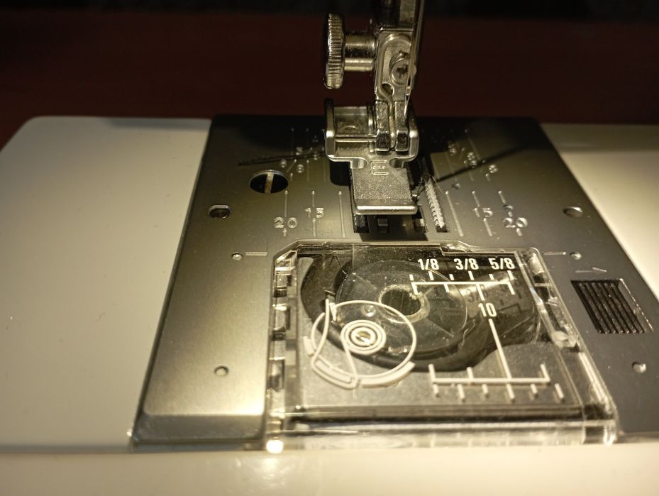 Жаноме 7518А швейная электромеханическая машинка