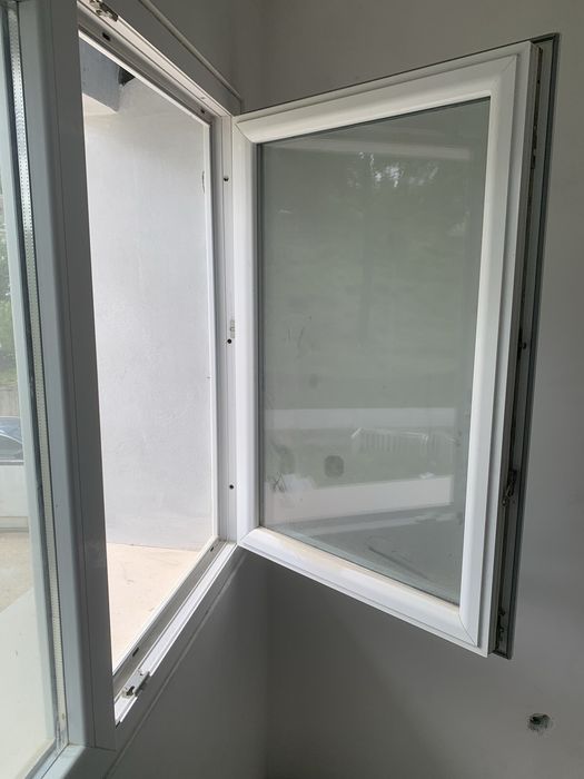 Janela PVC branco basculante | vidro duplo | excelente estado
