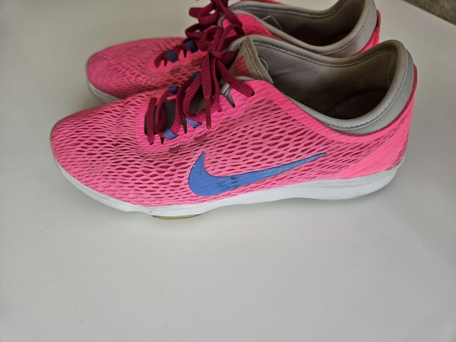 Buty      Nike 38