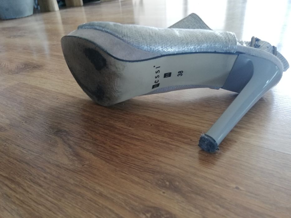 Szpilki srebrne r. 38 zabudowane