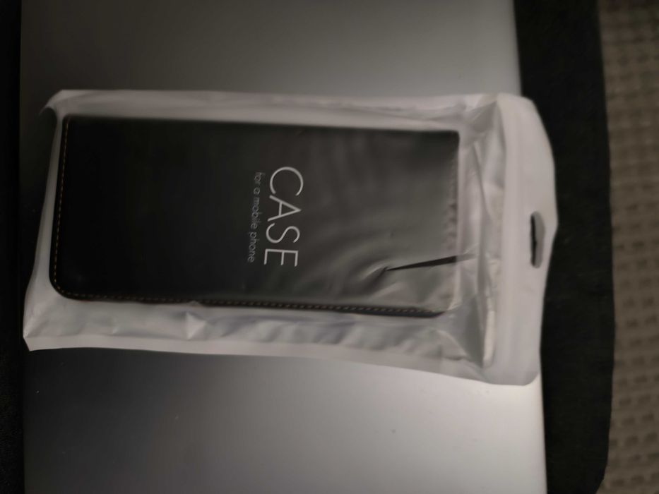 Sprzedam nowe etui na telefon Xiaomi Redmi Note 13 pro 5 G.