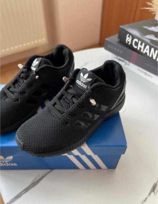 Adidas оригінал кросовки 33 розмір