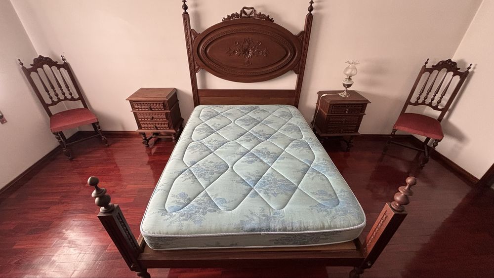 Quarto completo antigo