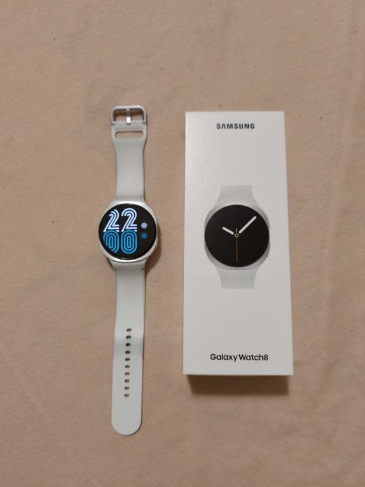 Samsung Galaxy Watch8 44mm LTE srebrny