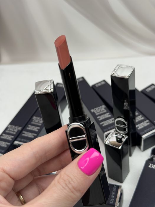 Помада для губ Dior зволожуюча нюдова 120