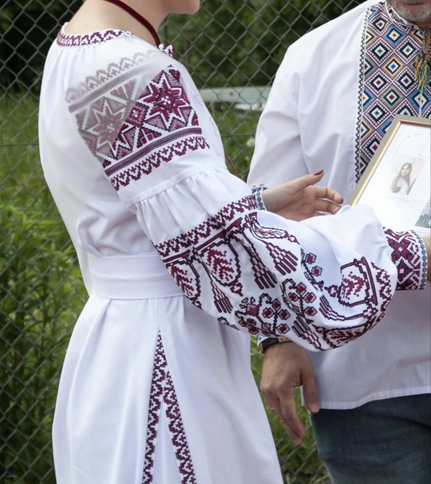 Вишита сукня, вишиванка, на випускний