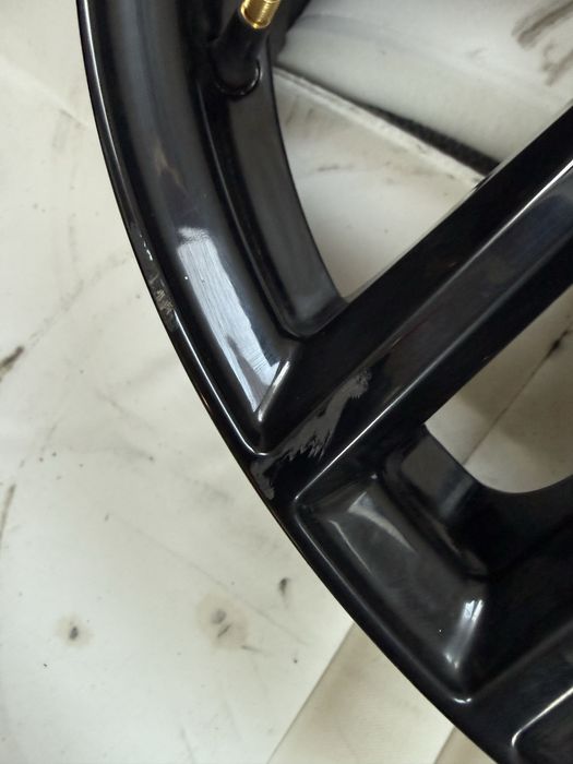 360. Felgi aluminiowe Dezent ET 40 7jx17” 5x112 Audi Skoda Seat VW