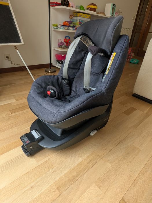 Cadeira automóvel para crianças maxi cosi 2 way Pearl com base,