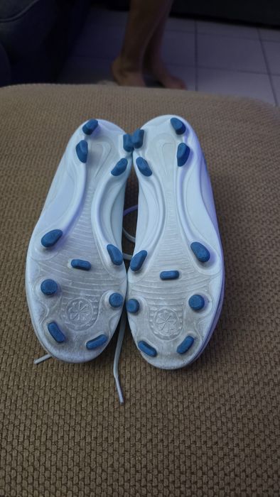 Chuteiras de criança Nike com pouco uso