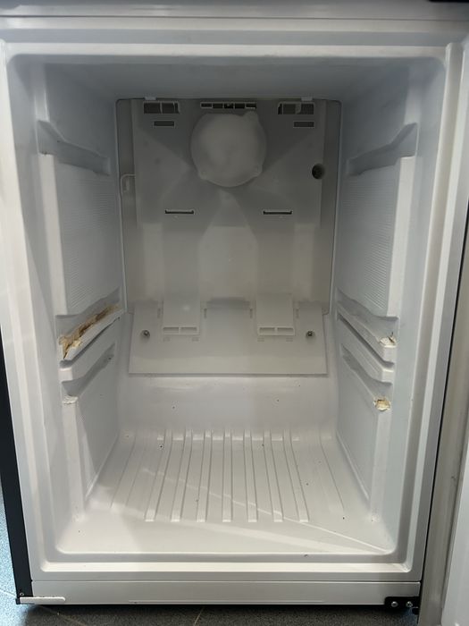 Frigorífico Combinado SAMSUNG RB34C632DSA/EF (No Frost - 185,3 cm - 341L - Inox)