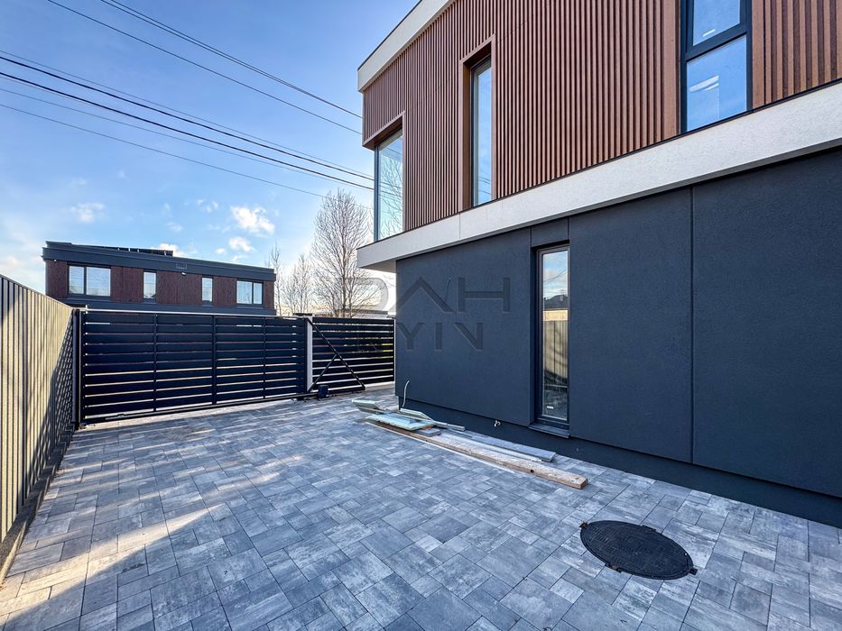 Окремий фасадний будинок 150 м², біля Ліцею №1, газ, асфальт