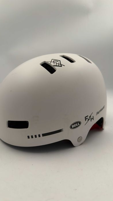 Powystawowy Kask Rowerowy Bell Local r. M (55-59cm)