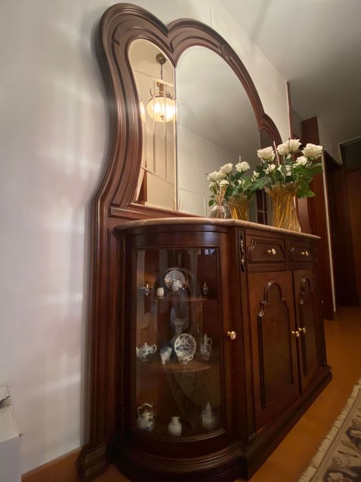 Móvel de entrada com espelho