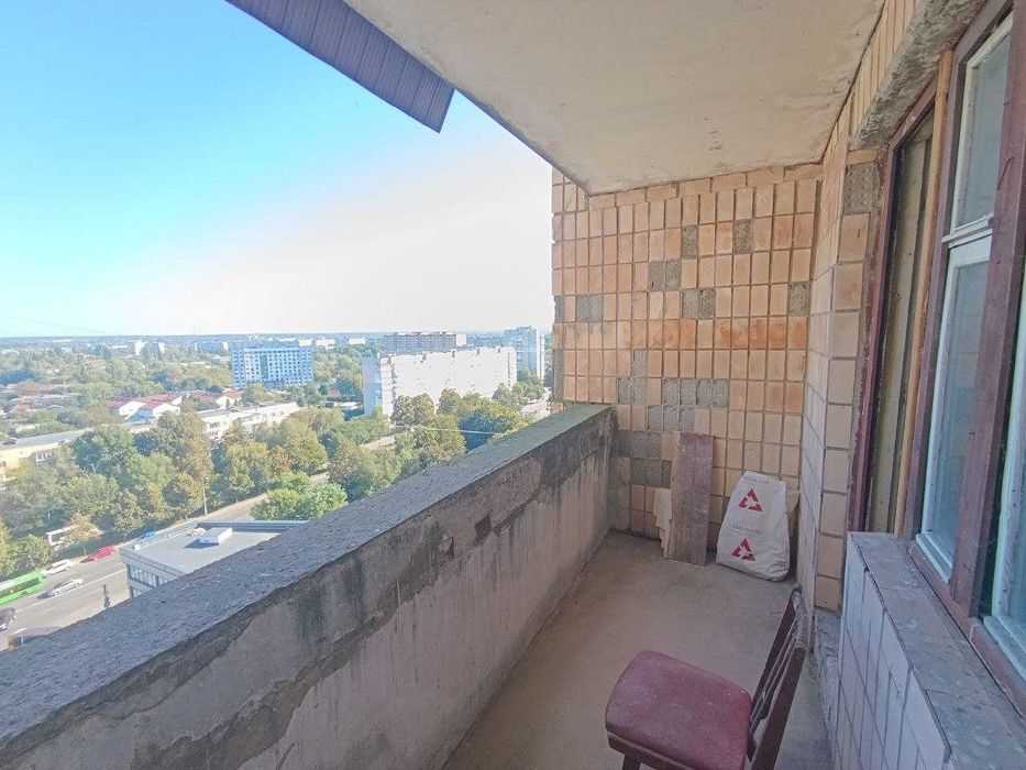 3 кімнатна квартира-студія під ваш ремонт на початку Богунії