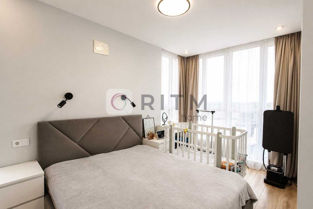 Продаж 2-кімнатна квартира з ремонтом ЖК Grand Village.
