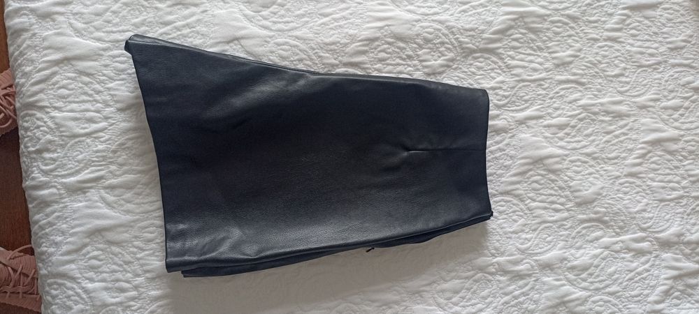 Calções efeito pele Zara 38