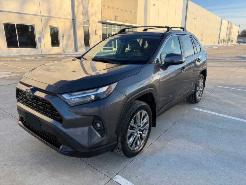 Toyota RAV4 XLE Premium      2022
