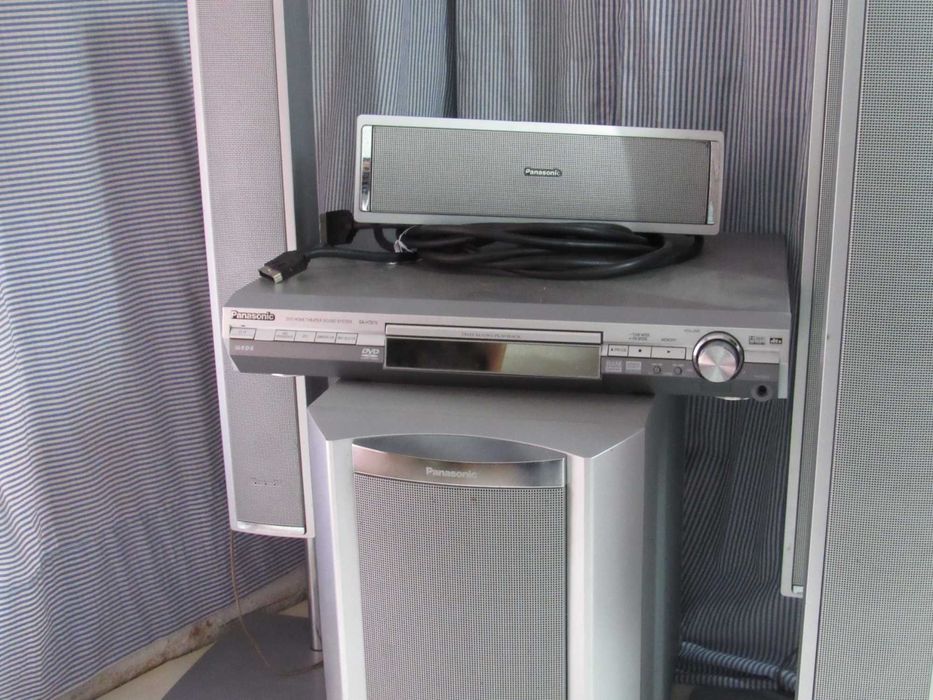 Sistema de som com leitor DVD's - Panasonic 5.1