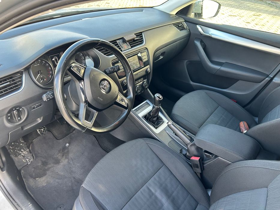 Автомобіль шкода октавія