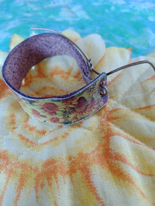 Skórzana bransoleta w słoneczniki