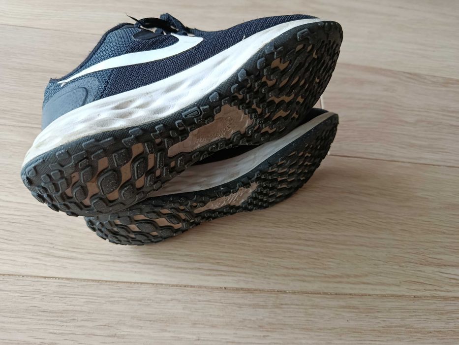 NIKE REVOLUTION 6 jest nature r. 36,5