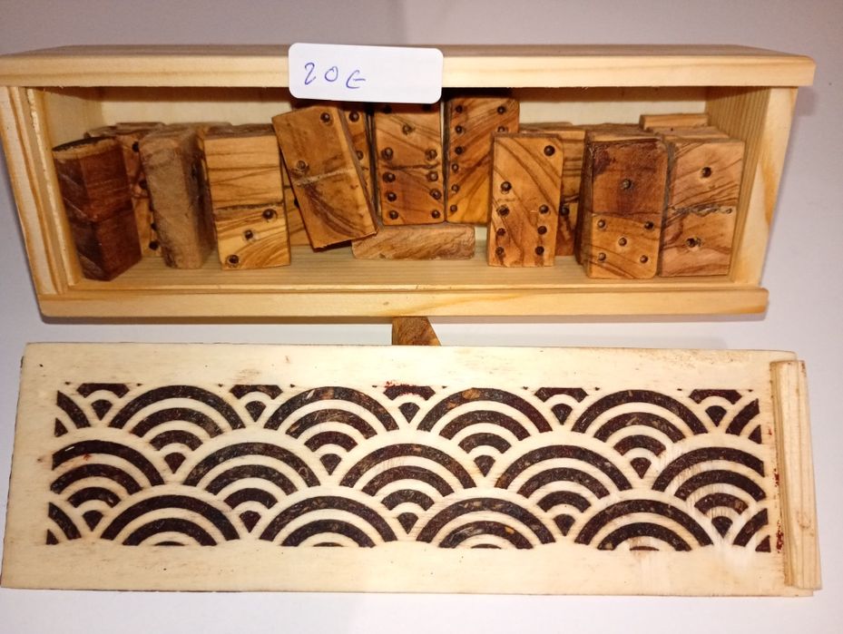 Dominós de oliveira