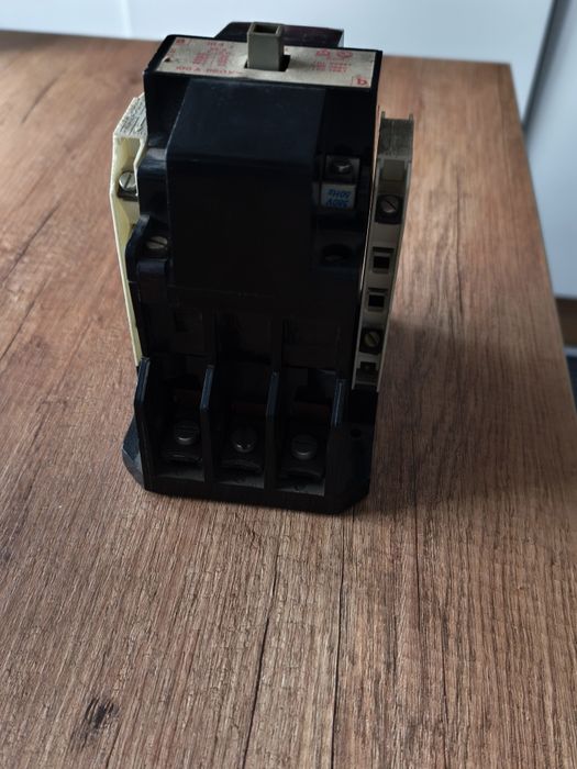 Stycznik ID 4 cewka 380V