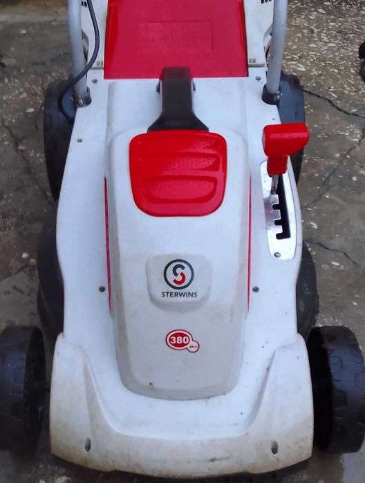 Corta relvas elétrica 15€