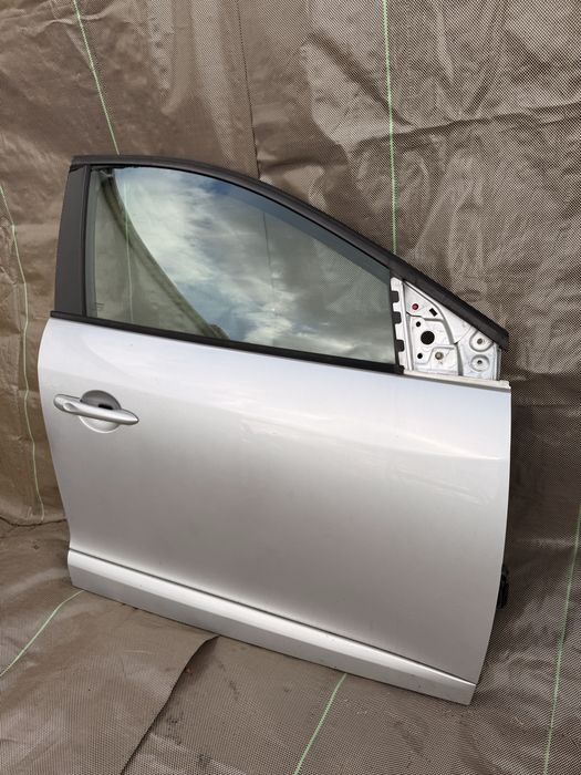 Dzrwi przednie prawe Renault Megane 3 TED69 09-16rok