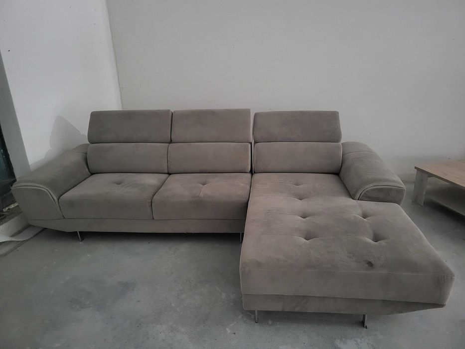 Sofá com chaise long