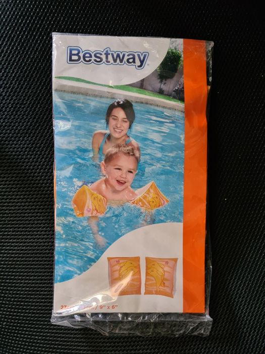 Нарукавники новые Bestway 3-6 лет