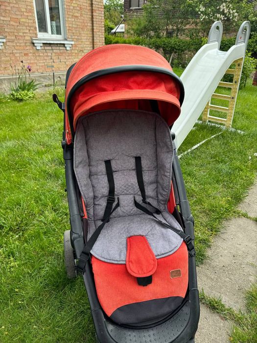 Коляска прогулянкова складна