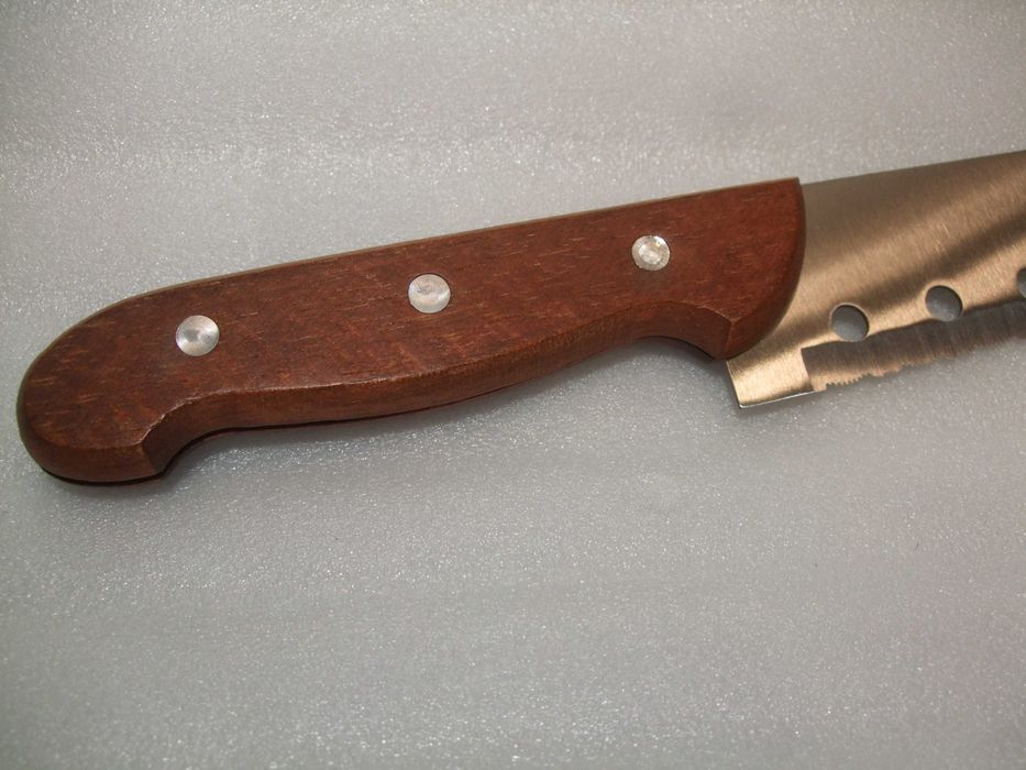 Nóż SZEFA KUCHNI z OTWORAMI Drobna Piłka do Warzyw PIECZYWA 16/30 cm.