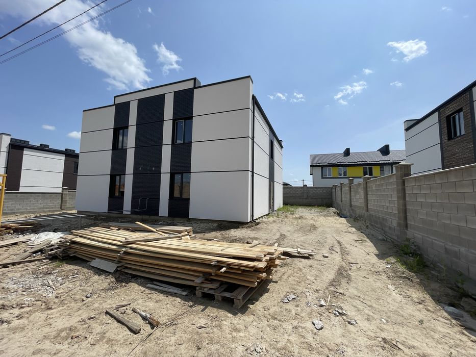 Котедж 117 кв.м з власною ділянкою