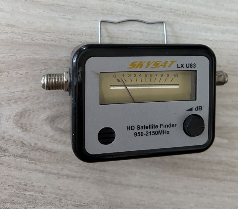 Miernik wskazówkowy sygnału TVSAT Satellite Finder