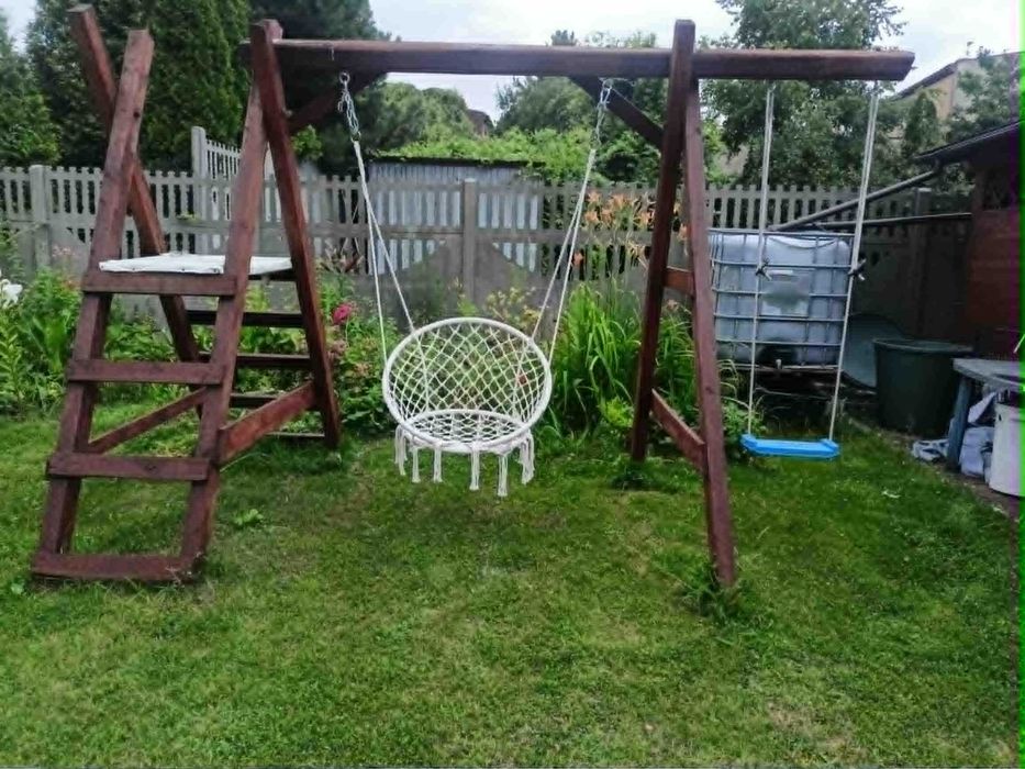 Huśtawka ogrodowa drewniana