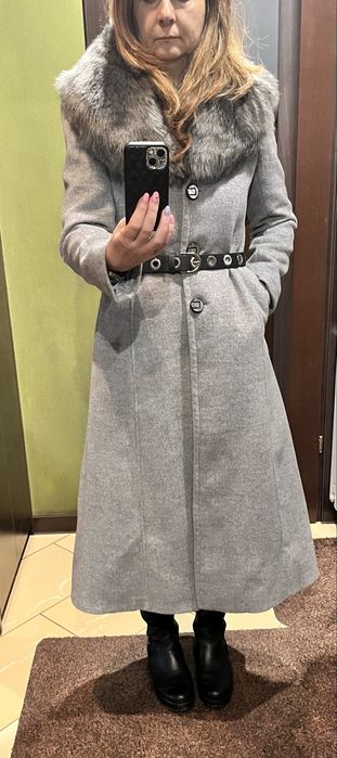 Stylowy popielaty płaszczyk
