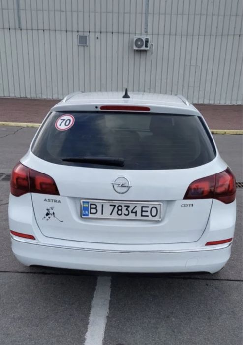 Opel Astra j 2013  1,7 Cosmo