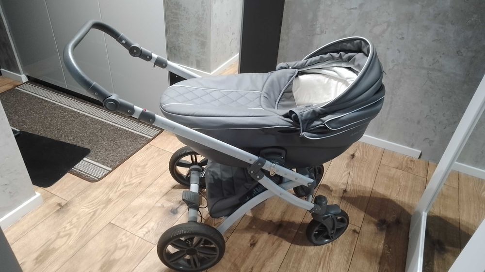 Sprzedam wózek dziecięcy