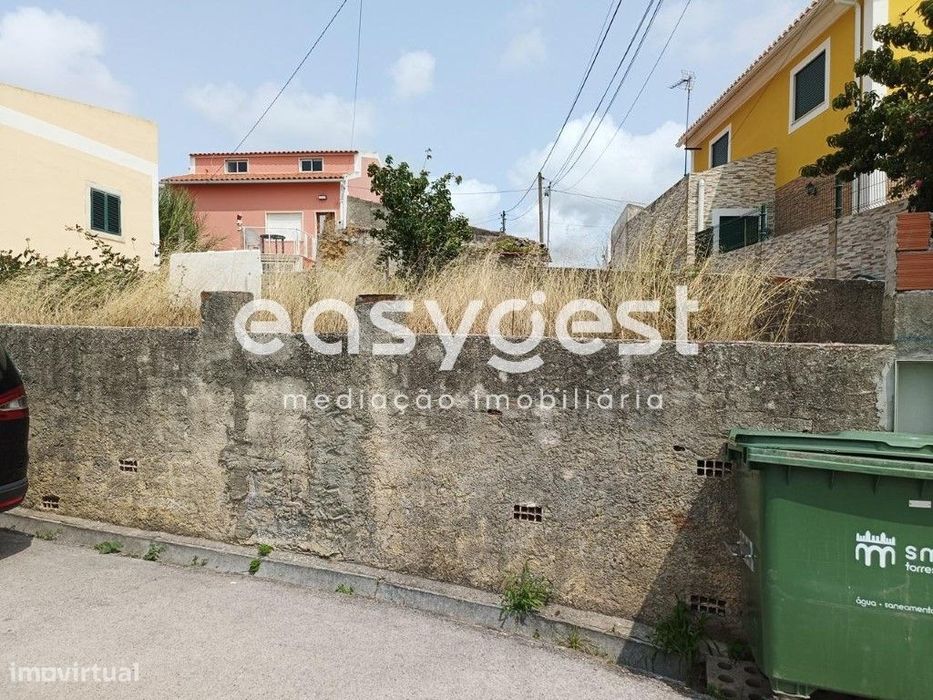 Terreno Urbano com projeto pré aprovado para construir Moradia T2