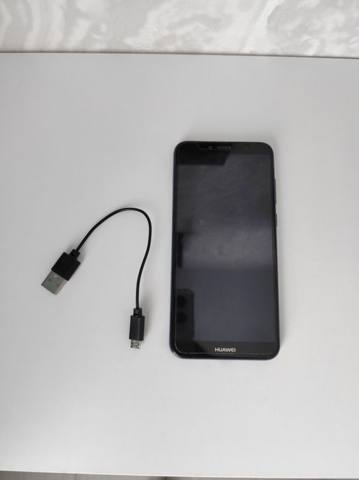 Телефон Huawei Y6 2018 Blue