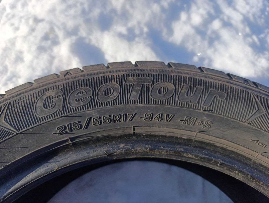 Продам шини 215/55 R17